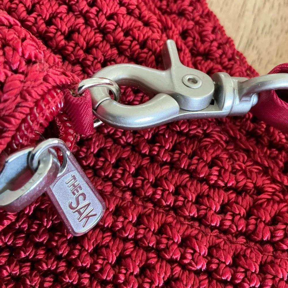 The SAK RED KNITTED SHOULDER SLOUGHY BAG PLUS EXTRA BAG INSIDE